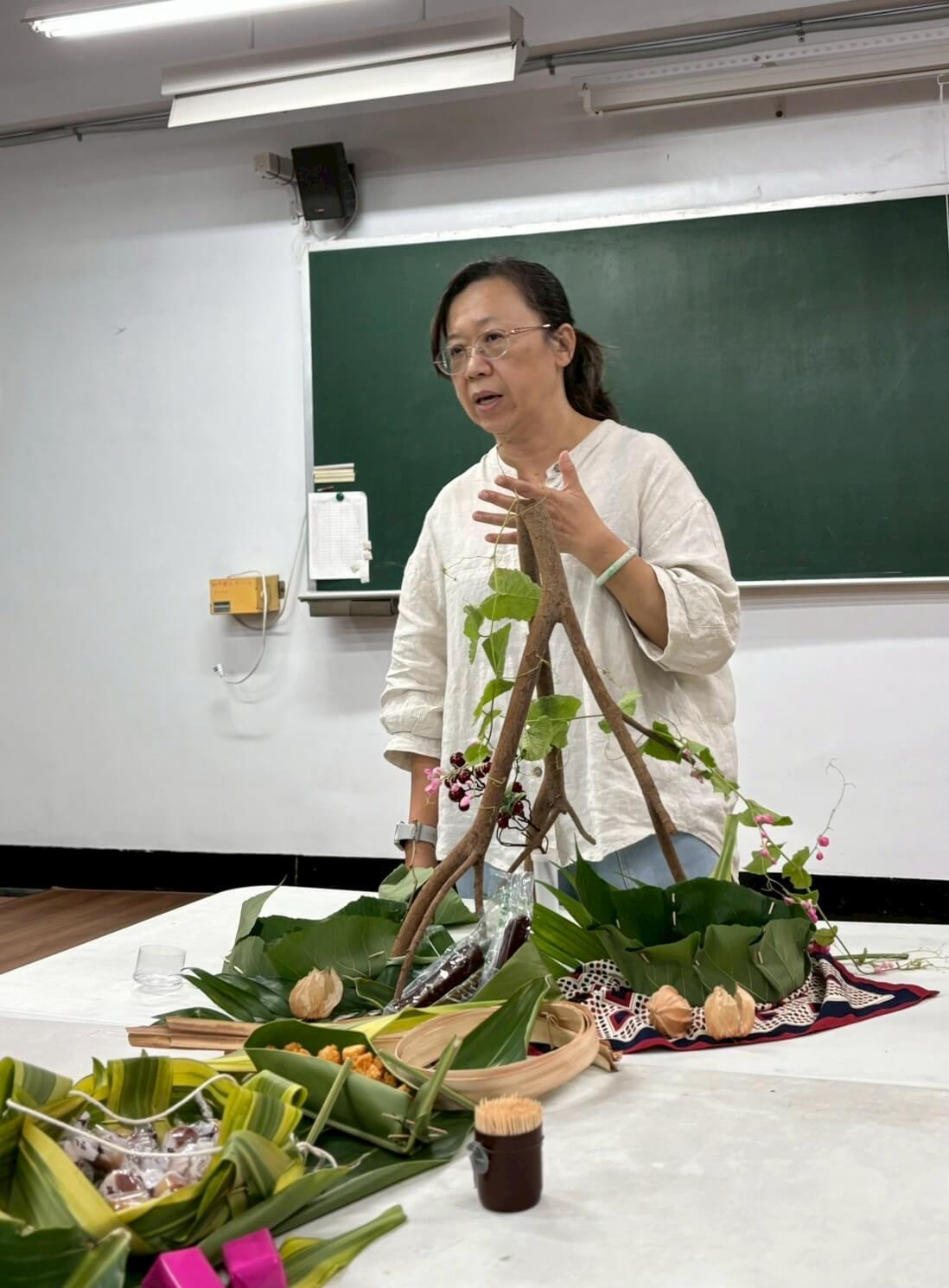 白綾釗